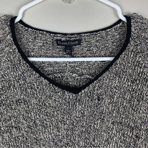 Eileen Fisher | Sweater V-Necks | XS | Made with Organic Linen and Wool - Picture 4 of 6